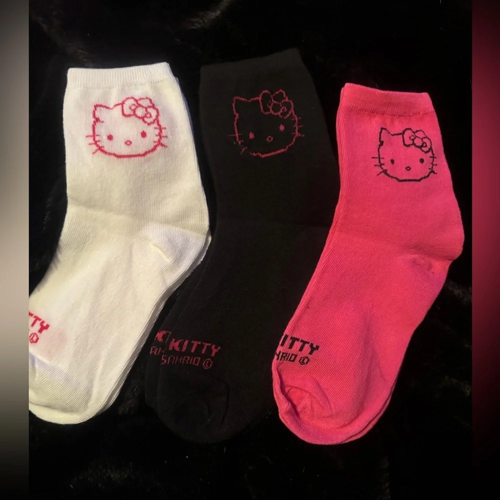 Hello Kitty Socks Women’s size 9-11 NEW